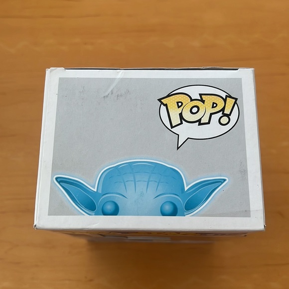 Funko Pop Star Wars Yoda (Spirit) Glow In The Dark Bobble-Head Figurine - Picture 2 of 7